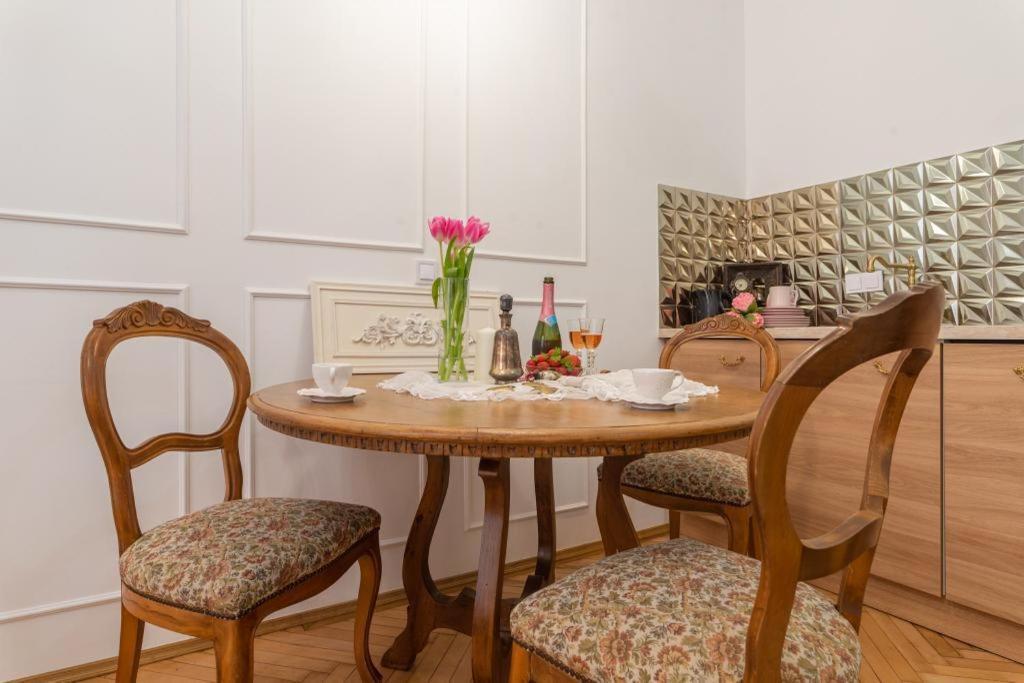 Regina Apartments On Kiraly Street Budapest Kültér fotó