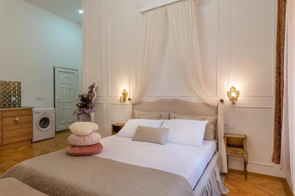 Regina Apartments On Kiraly Street Budapest Kültér fotó